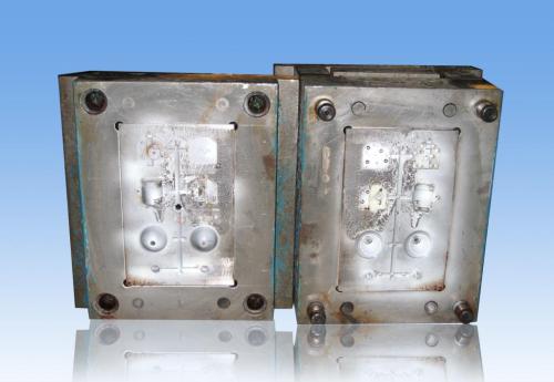 深圳塑膠模具廠，塑料模具零配件的熱處理工藝介紹